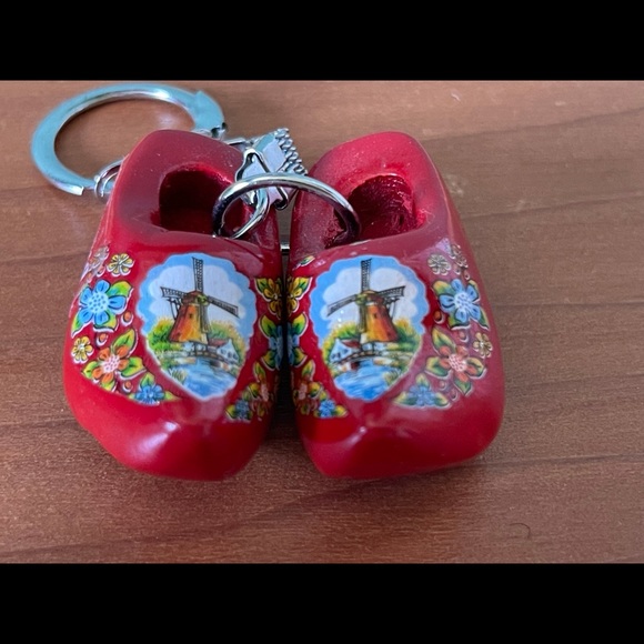 Vintage Holland Wooden Clogs Keychain 1.5”, Magnets 2.25; 2.5” - Picture 7 of 9